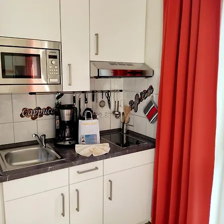 Charmante In Mit Balkon * Sellin (Rugen)